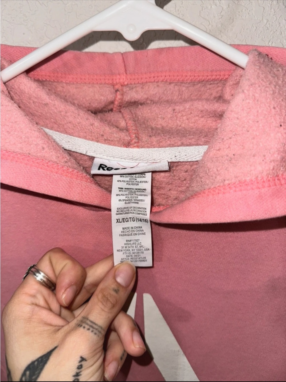Sweater Subcategory Classification - Picture 2 of 3